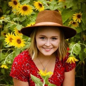 Meet your Posher, Debbie